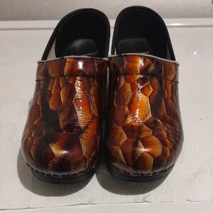 Dansko Professional Clog Brown Patent Leather Snake Retile Scaled Comfortable
